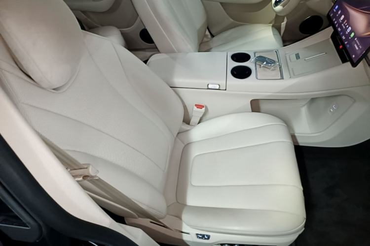 Used Hima Luxeed R7 2026 Model Pure Electric Max+ Right Front Seat
