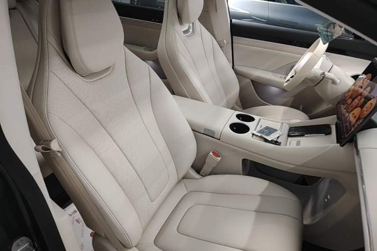 Used Hima Luxeed R7 2026 Model Pure Electric Max+ Right Front Seat