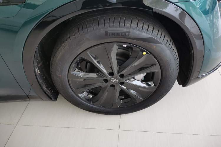 Used Hima Luxeed R7 2026 Model Range-Extending Max Right Front Wheel Hub