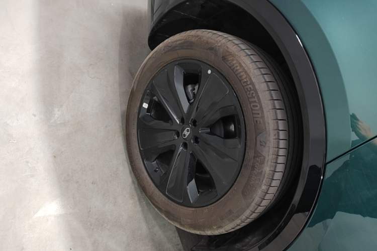 Used Hima Luxeed R7 2026 Model Pure Electric Max+ Right Rear Wheel Hub