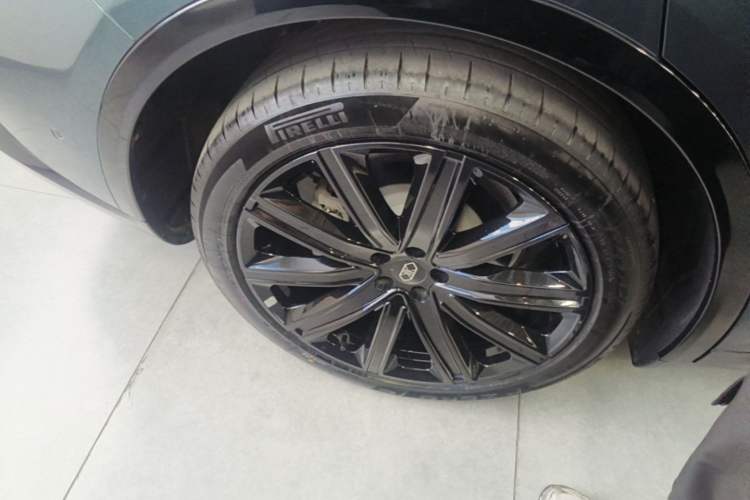 Used Hima Luxeed R7 2026 Model Pure Electric Max+ Right Rear Wheel Hub