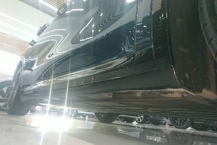 Used Hima Luxeed R7 2026 Model Pure Electric Max+ Right Side Sill