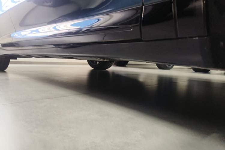 Used Hima Luxeed R7 2026 Model Pure Electric Max+ Right Side Sill