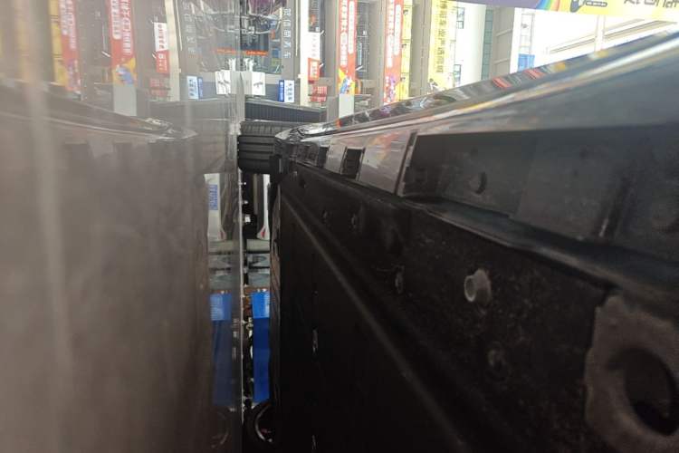 Used Hima Luxeed R7 2026 Model Pure Electric Ultra Right Side Sill