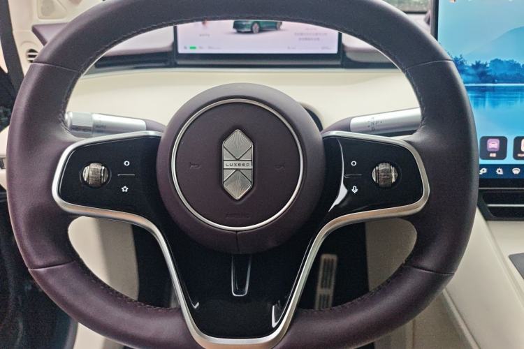 Used Hima Luxeed R7 2026 Model Pure Electric Ultra Steering Wheel