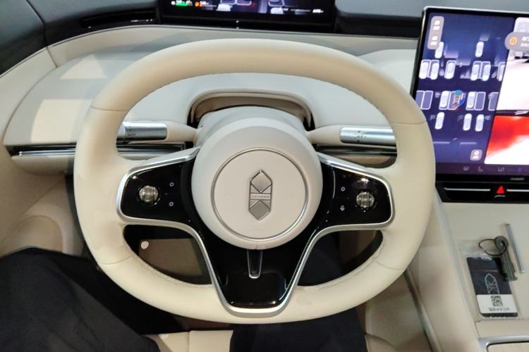 Used Hima Luxeed R7 2026 Model Range-Extending Max Steering Wheel