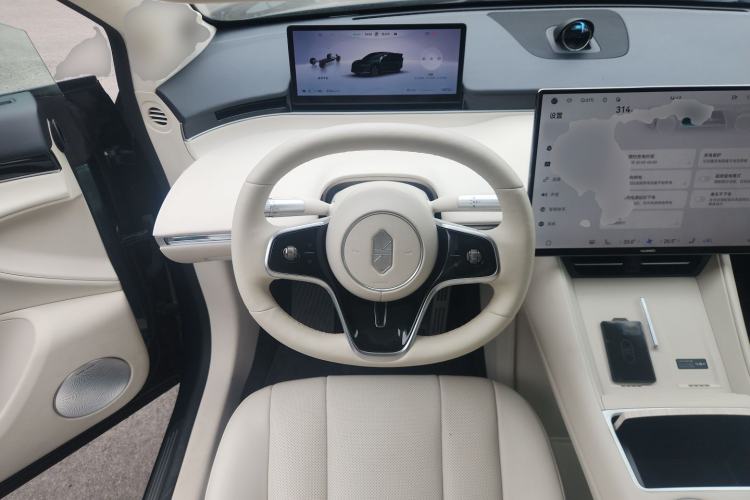 Used Hima Luxeed R7 2026 Model Pure Electric Max+ Steering Wheel