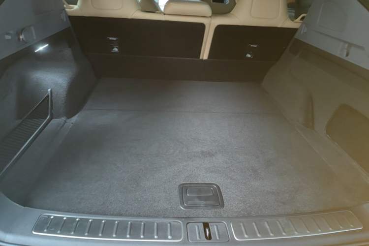 Used Hima Luxeed R7 2026 Model Range-Extending Max+ Trunk