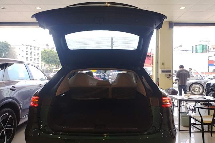 Used Hima Luxeed R7 2026 Model Range-Extending Max+ Trunk