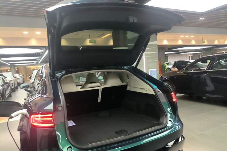 Used Hima Luxeed R7 2026 Model Range-Extending Max+ Trunk
