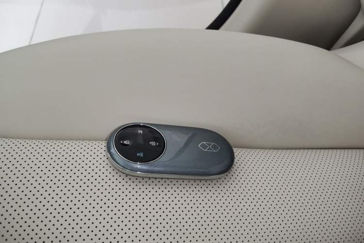 Used Hima Luxeed R7 2026 Model Range-Extending Max Vehicle Key
