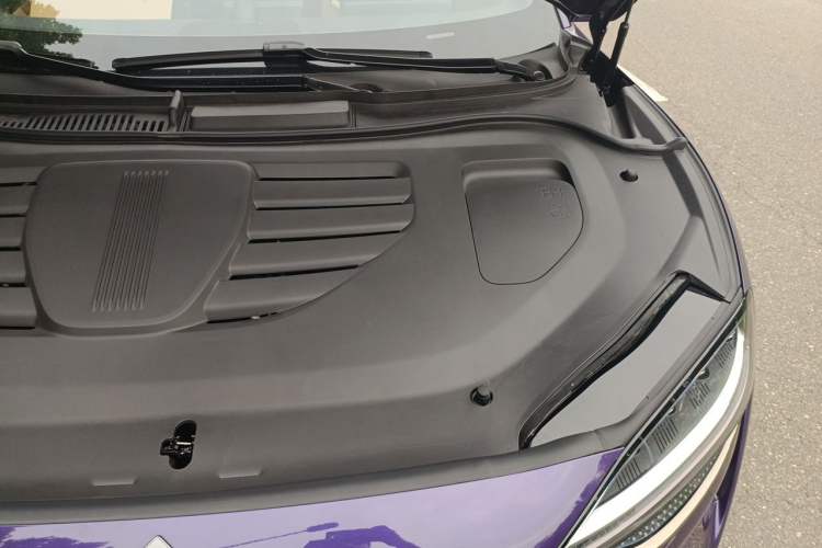 Used Hima Luxeed R7 2026 Model Extended-Range Max (896-line LiDAR) Engine Bay Left