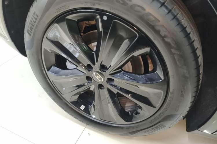 Used Hima Luxeed R7 2026 Model Range-Extending Max Right Rear Wheel Hub