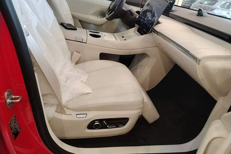 Used Hima Luxeed R7 2026 Model Pure Electric Max+ Right Front Seat