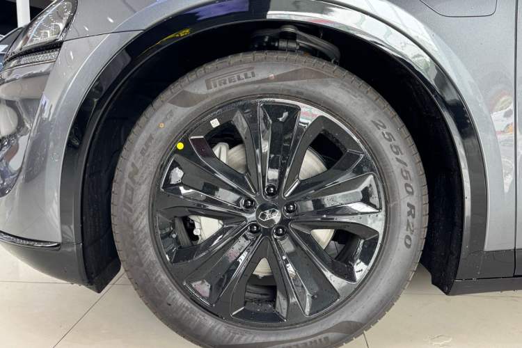 Used Hima Luxeed R7 2026 Model Range-Extending Max+ Exterior 4