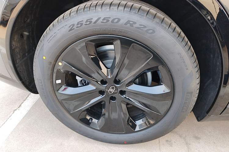 Used Hima Luxeed R7 2026 Model Pure Electric Max Right Rear Wheel Hub