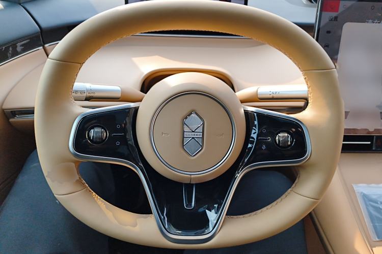 Used Hima Luxeed R7 2026 Model Pure Electric Max Steering Wheel
