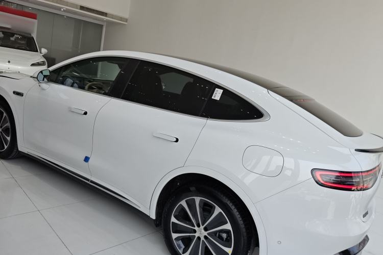 Used Hima Luxeed R7 2026 Model Range-Extending Max Exterior 2