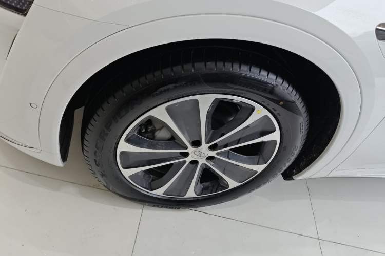 Used Hima Luxeed R7 2026 Model Range-Extending Max Exterior 4