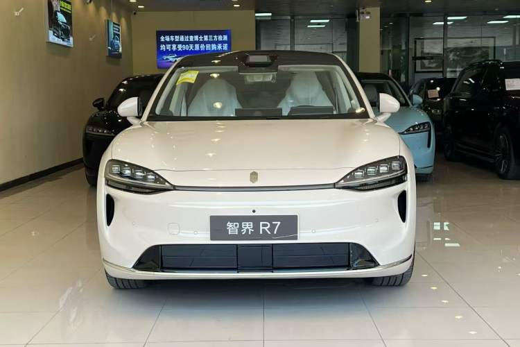 Used Hima Luxeed R7 2026 Model Range-Extending Max+ Exterior 5