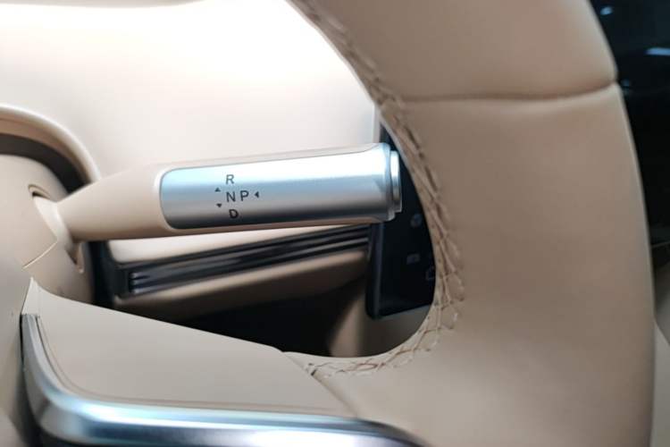 Used Hima Luxeed R7 2026 Model Range-Extending Ultra Gear Lever