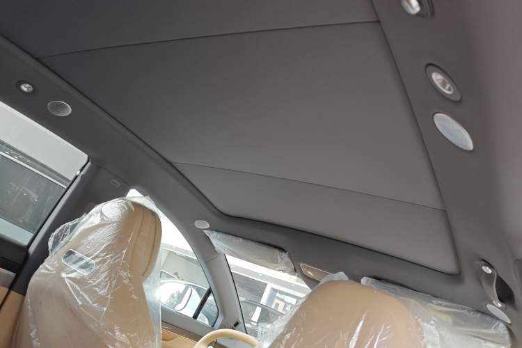 Used Hima Luxeed R7 2026 Model Range-Extending Max Headliner