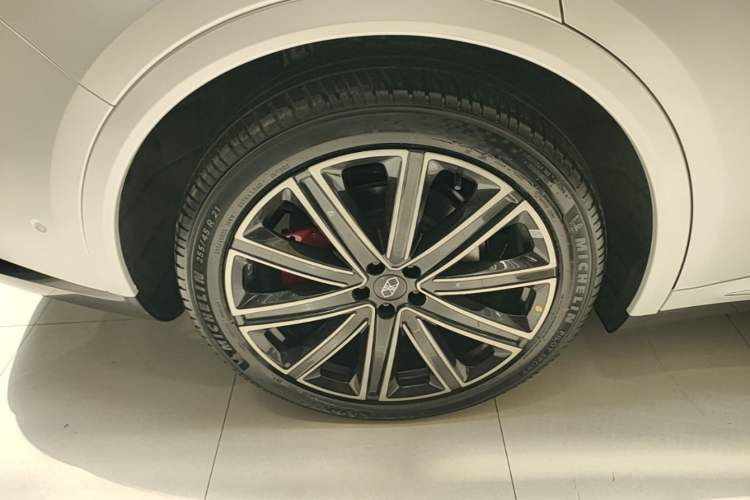 Used Hima Luxeed R7 2026 Model Range-Extending Ultra Right Rear Wheel Hub