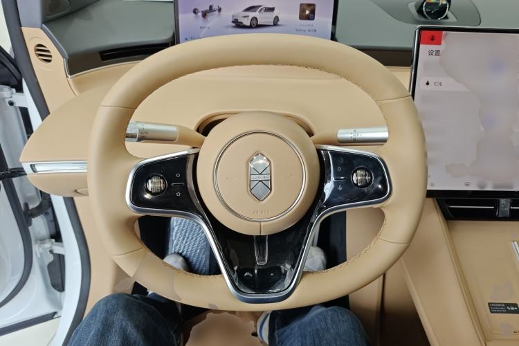 Used Hima Luxeed R7 2026 Model Range-Extending Max Steering Wheel
