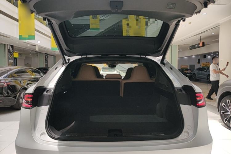 Used Hima Luxeed R7 2026 Model Range-Extending Ultra Trunk