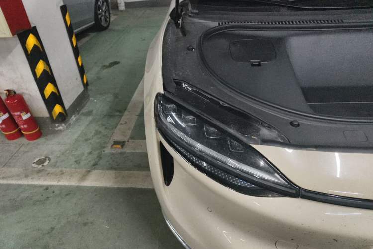 Used Hima Luxeed R7 2026 Model Pure Electric Max (896-line LiDAR) Engine Bay Right