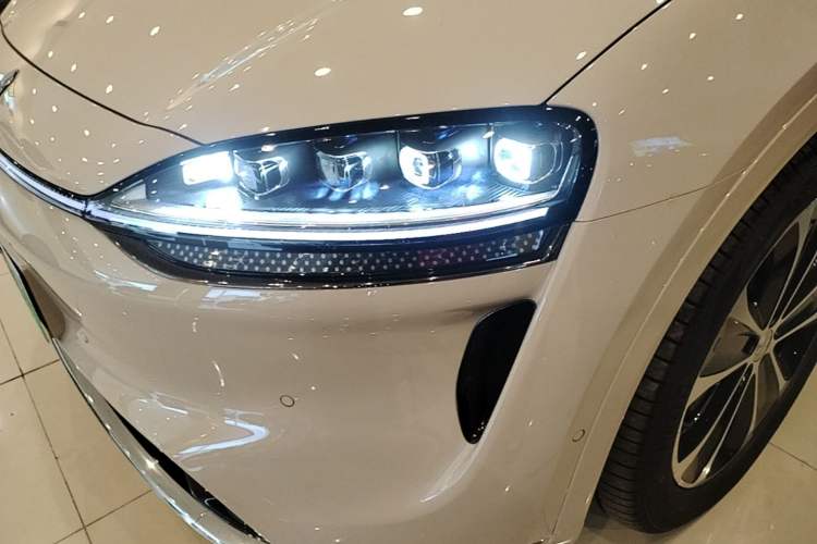 Used Hima Luxeed R7 2026 Model Range-Extending Max+ Left Front Headlight