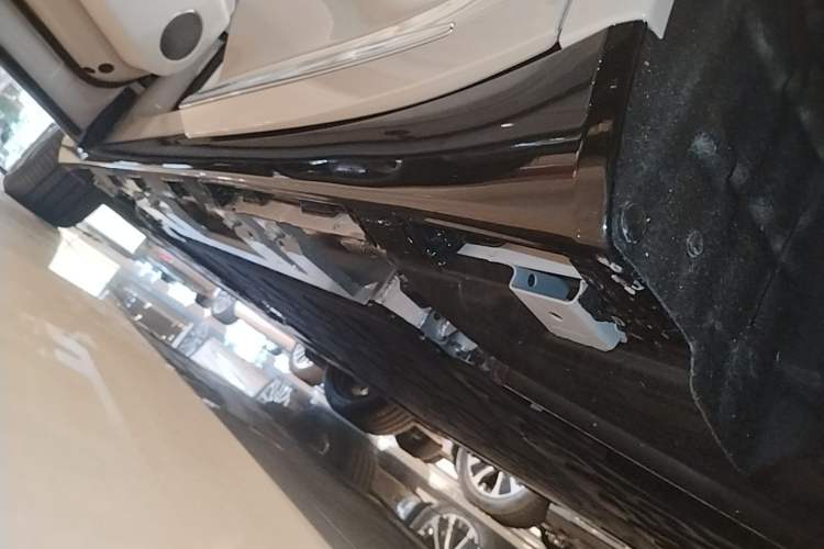 Used Hima Luxeed R7 2026 Model Range-Extending Max+ Left Side Sill