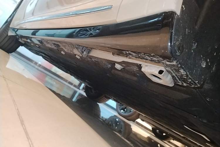 Used Hima Luxeed R7 2026 Model Range-Extending Max+ Right Side Sill