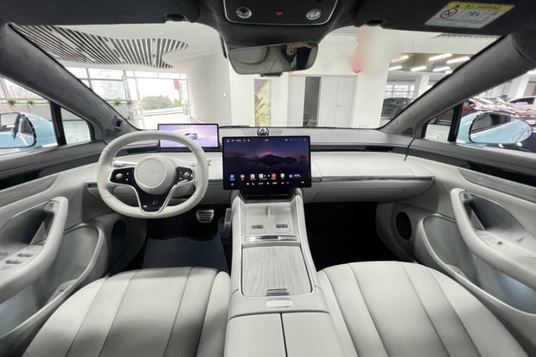 Used Hima Luxeed S7 2025 855 km Max Interior 1