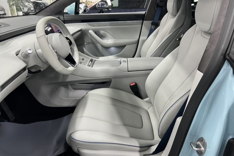 Used Hima Luxeed S7 2025 855 km Max Interior 5