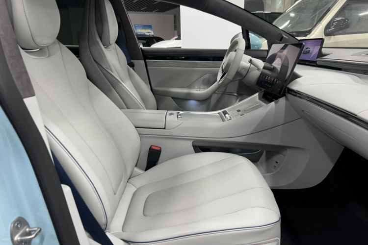 Used Hima Luxeed S7 2025 855 km Max Interior 9