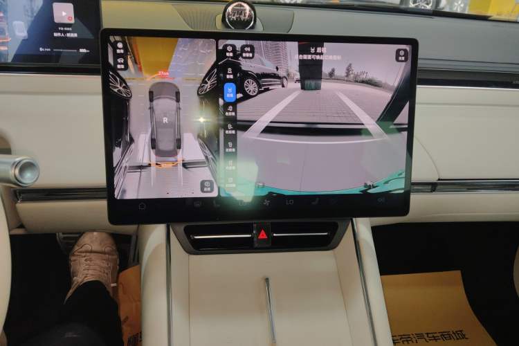 Used Hima Luxeed S7 2024 Max+ Rear-Drive Ultra-Range Intelligent Driving Edition Audio And AC Panel