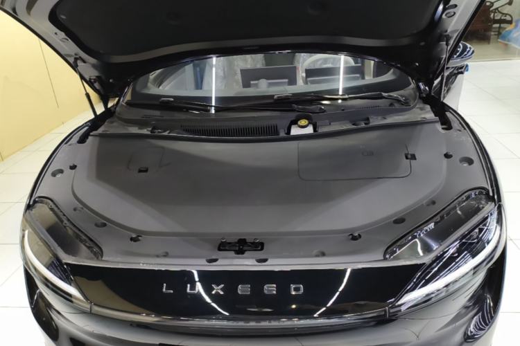 Used Hima Luxeed S7 2024 Pro Model Engine Bay