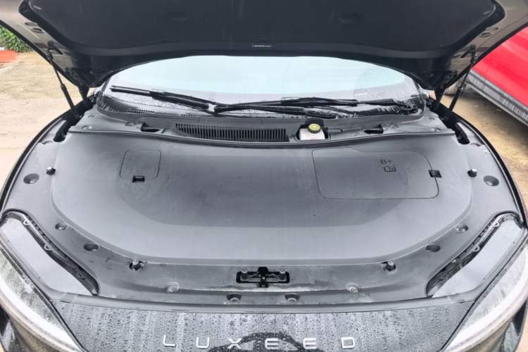 Used Hima Luxeed S7 2024 Max RS Engine Bay