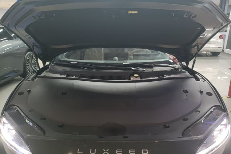 Used Hima Luxeed S7 2024 Pro Model Engine Bay
