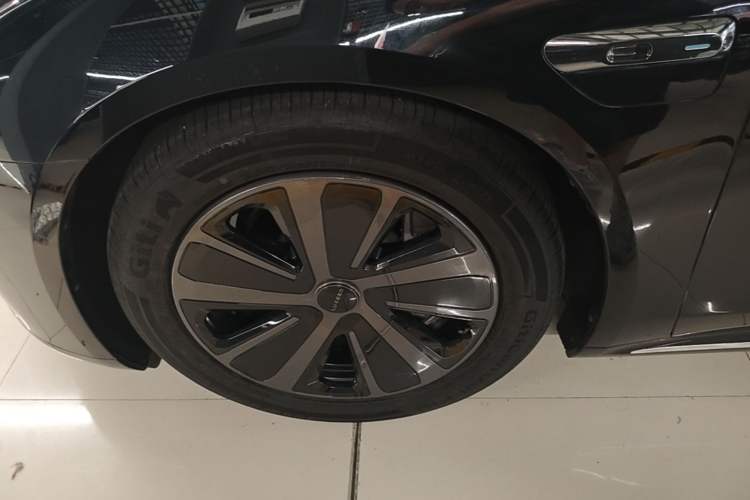 Used Hima Luxeed S7 2024 Max+ Rear-Drive Ultra-Range Intelligent Driving Edition Left Front Wheel Hub