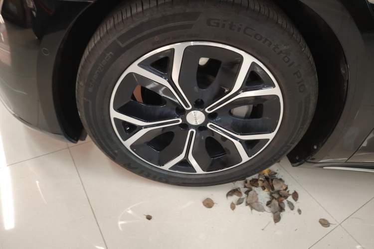 Used Hima Luxeed S7 2024 Max+ Rear-Drive Ultra-Range Intelligent Driving Edition Left Front Wheel Hub