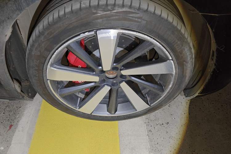 Used Hima Luxeed S7 2024 Max RS Four-Wheel-Drive Performance Edition Right Front Wheel Hub
