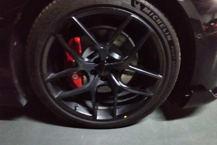 Used Hima Luxeed S7 2024 Max RS Four-Wheel-Drive Performance Edition Right Front Wheel Hub