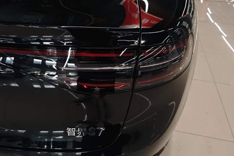 Used Hima Luxeed S7 2024 Max+ Rear-Drive Ultra-Range Intelligent Driving Edition Right Rear Taillight