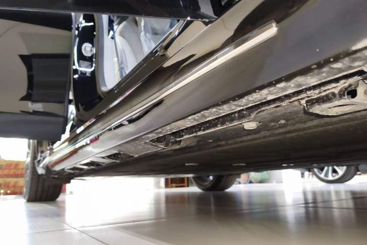 Used Hima Luxeed S7 2024 Pro Model Right Side Sill