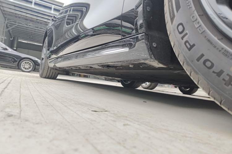 Used Hima Luxeed S7 2024 Pro Rear-Drive Long-Range Version Right Side Sill