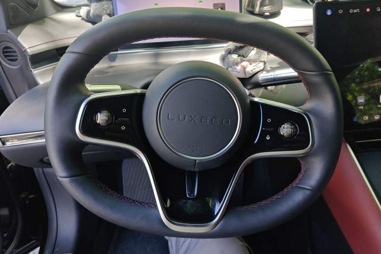 Used Hima Luxeed S7 2024 Max Steering Wheel
