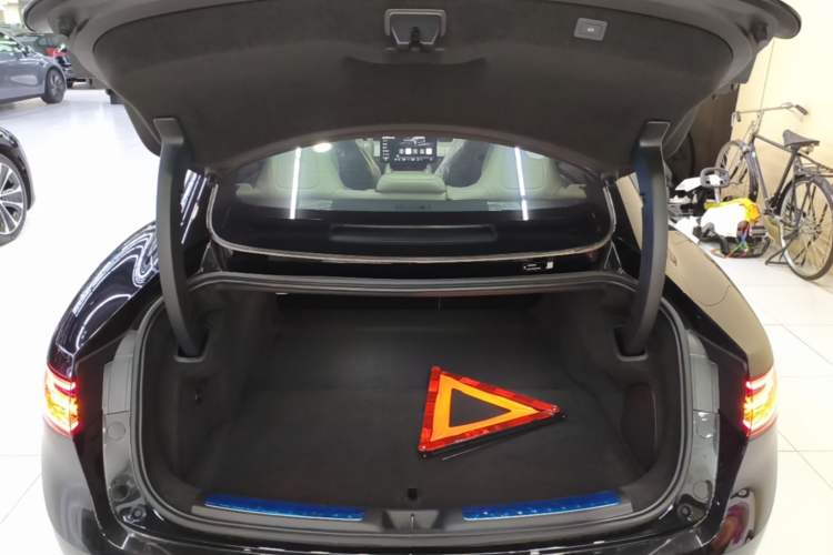 Used Hima Luxeed S7 2024 Pro Model Trunk