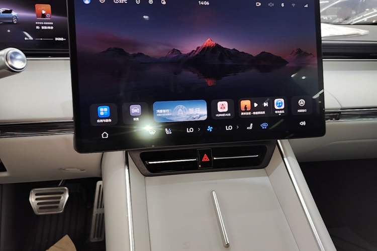 Used Hima Luxeed S7 2024 Max+ Rear-Drive Ultra-Range Intelligent Driving Edition Audio And AC Panel